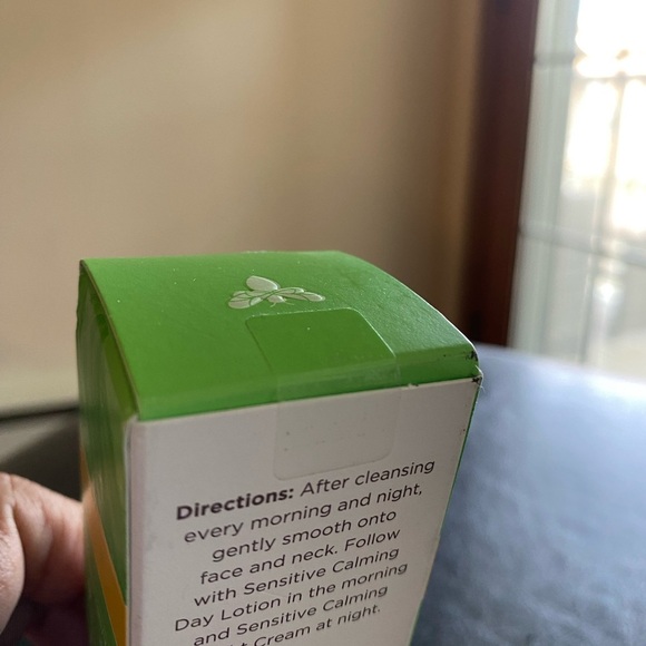 Burt's Bees Calming Serum with Aloe and Rice Milk - sensitive solutions 1 fl oz - Picture 5 of 7